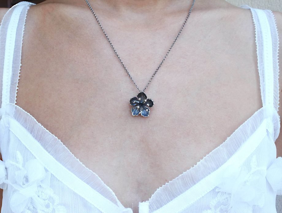 Collana con fiore di ciliegio in argento 925 - PRUNUS AVIUM - immagine 2
